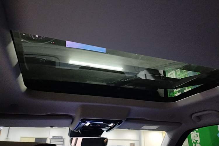 Used Formula Leopard 5 2023 Navigator Edition Headliner