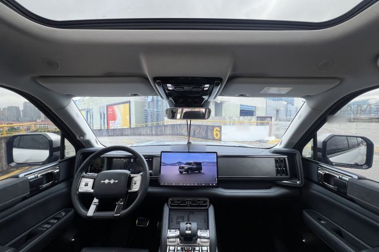 Used Formula Leopard 5 2023 Explore Edition Interior 5