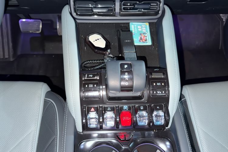 Used Formula Leopard 5 2023 Navigator Edition Interior 6