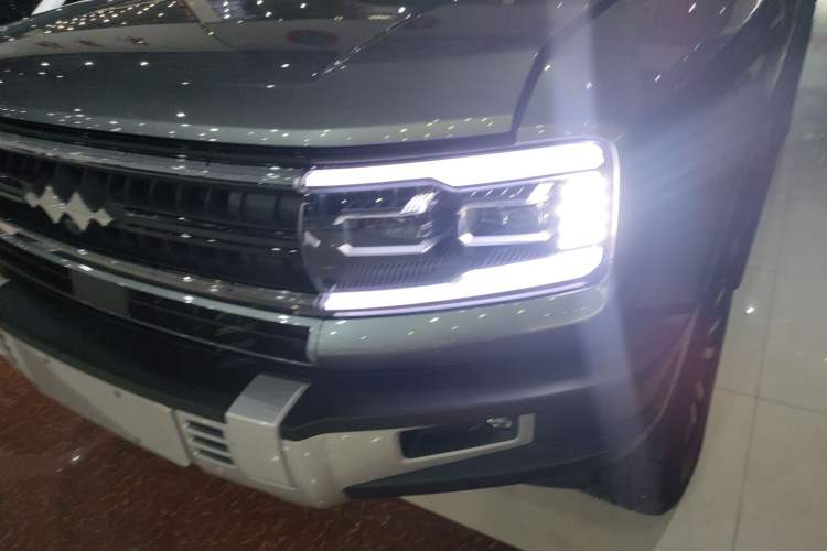Used Formula Leopard 5 2023 Navigator Edition Left Front Headlight