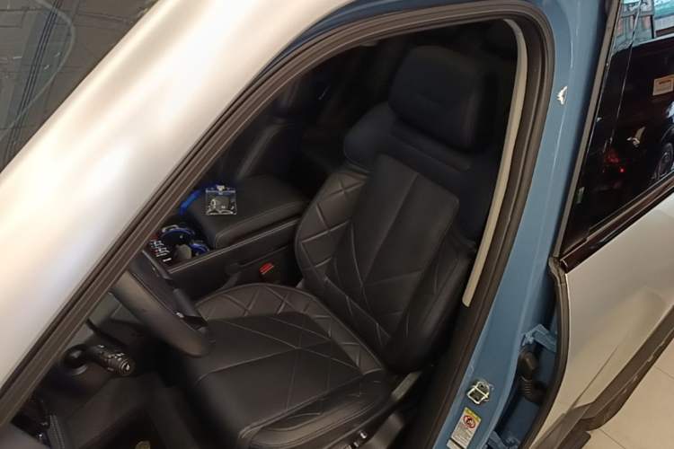 Used Formula Leopard 5 2023 Explore Edition Left Front Seat