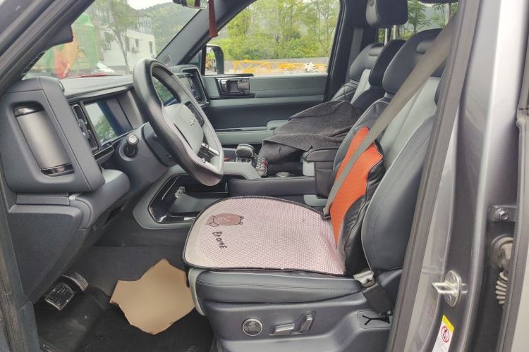 Used Formula Leopard 5 2023 Explore Edition Left Front Seat