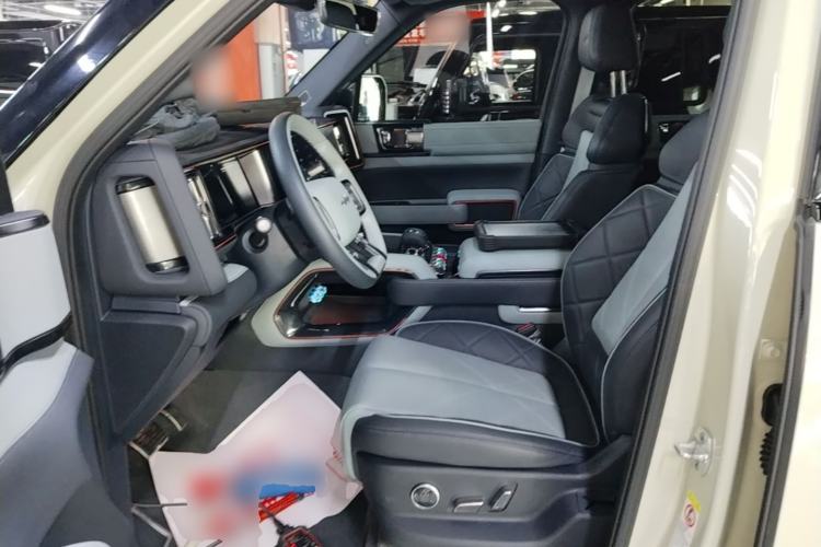 Used Formula Leopard 5 2023 Explore Edition Left Front Seat