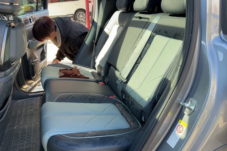 Used Formula Leopard 5 2023 Navigator Edition Left Rear Seat