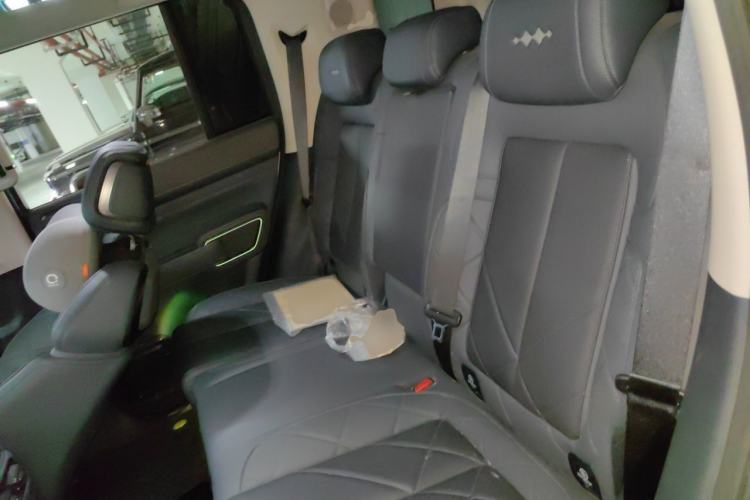 Used Formula Leopard 5 2023 Navigator Edition Left Rear Seat