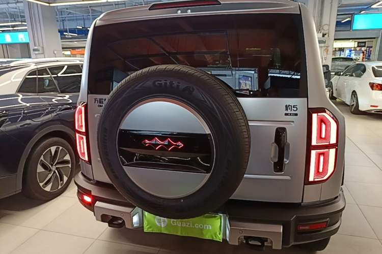 Used Formula Leopard 5 2023 Explore Edition Rear