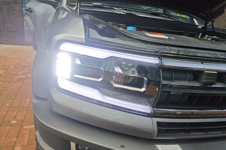 Used Formula Leopard 5 2023 Navigator Edition Right Front Headlight