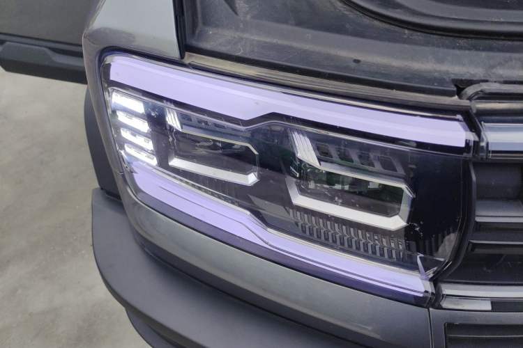 Used Formula Leopard 5 2023 Explore Edition Right Front Headlight
