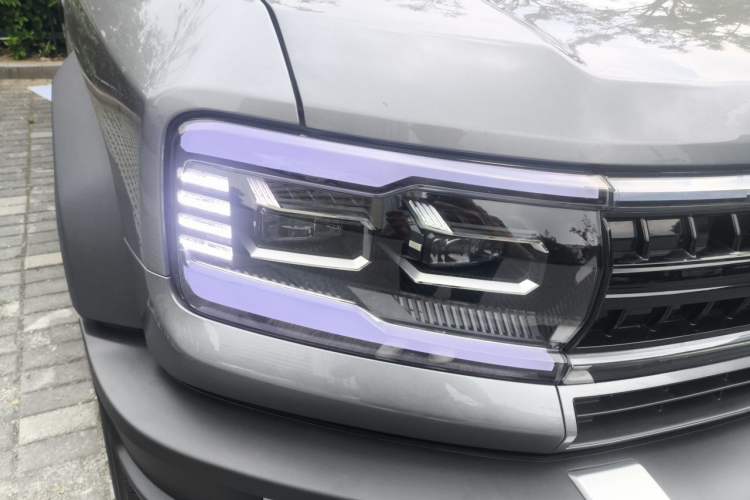 Used Formula Leopard 5 2023 Cloud Ride Flagship Edition Right Front Headlight