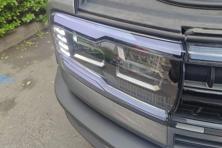 Used Formula Leopard 5 2023 Navigator Edition Right Front Headlight