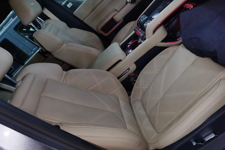 Used Formula Leopard 5 2023 Explore Edition Right Front Seat