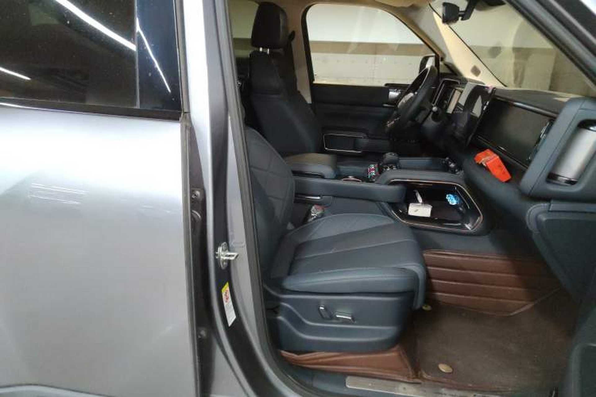 Used Formula Leopard 5 2023 Explore Edition Right Front Seat
