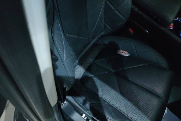 Used Formula Leopard 5 2023 Navigator Edition Right Front Seat
