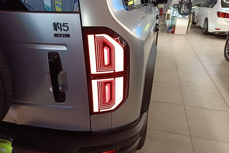 Used Formula Leopard 5 2023 Explore Edition Right Rear Taillight