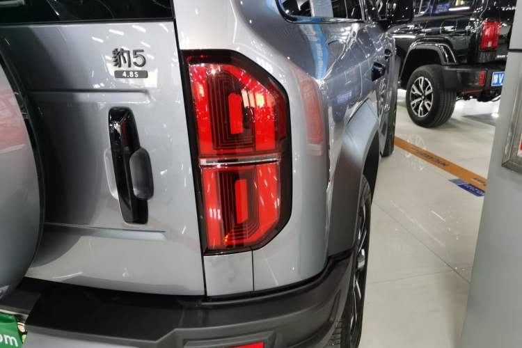 Used Formula Leopard 5 2023 Explore Edition Right Rear Taillight