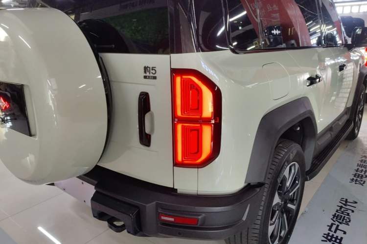 Used Formula Leopard 5 2023 Explore Edition Right Rear Taillight