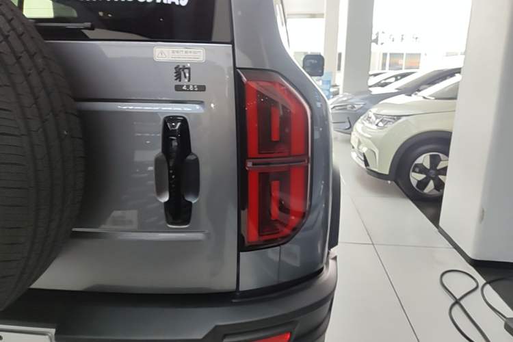 Used Formula Leopard 5 2023 Navigator Edition Right Rear Taillight