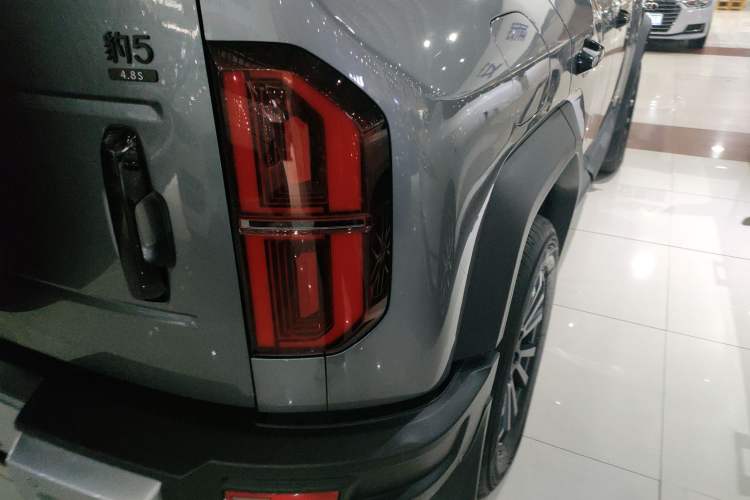 Used Formula Leopard 5 2023 Navigator Edition Right Rear Taillight