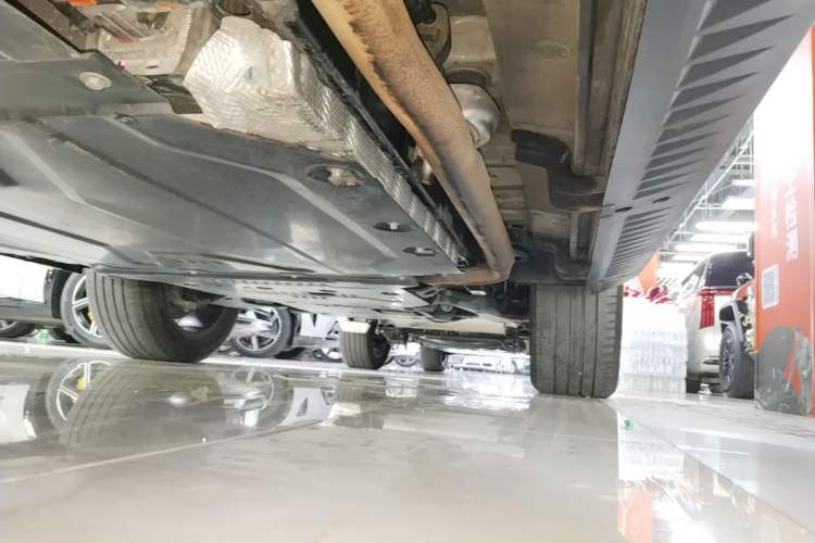 Used Formula Leopard 5 2023 Explore Edition Right Side Sill