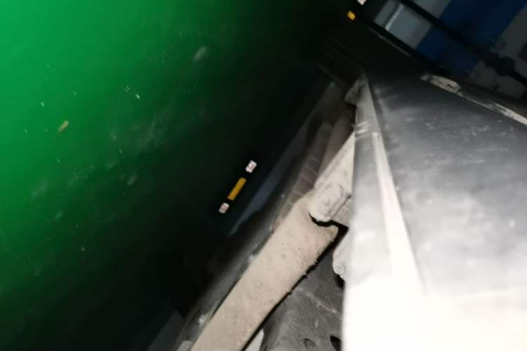 Used Formula Leopard 5 2023 Navigator Edition Right Side Sill