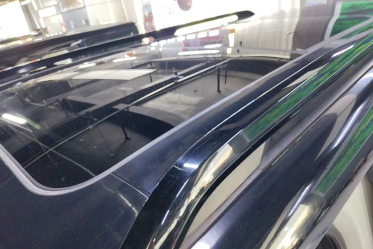Used Formula Leopard 5 2023 Explore Edition Roof