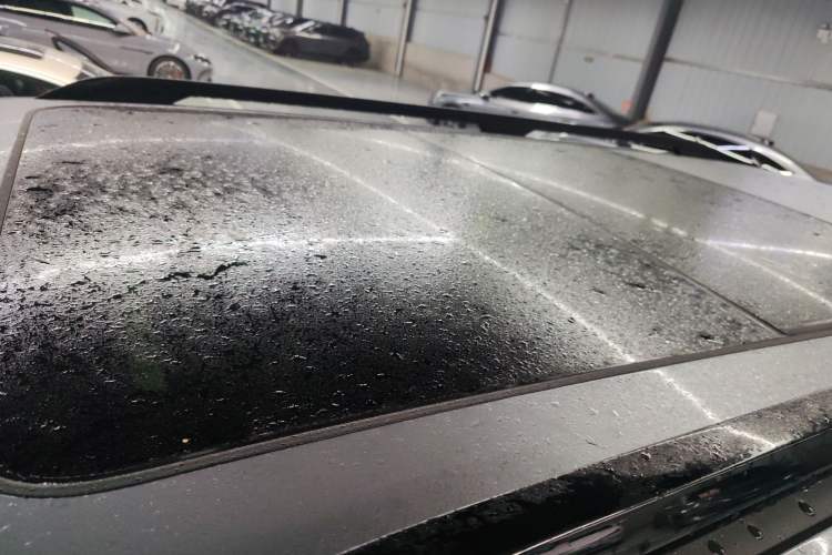Used Formula Leopard 5 2023 Navigator Edition Roof