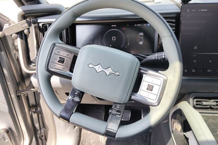 Used Formula Leopard 5 2023 Navigator Edition Steering Wheel