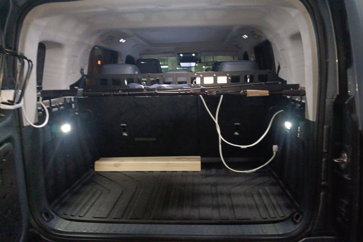 Used Formula Leopard 5 2023 Navigator Edition Trunk
