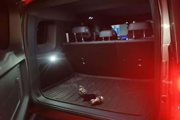 Used Formula Leopard 5 2023 Navigator Edition Trunk