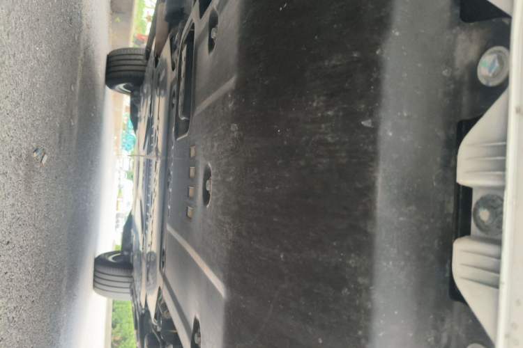 Used Formula Leopard 5 2023 Cloud Ride Flagship Edition Chassis Front