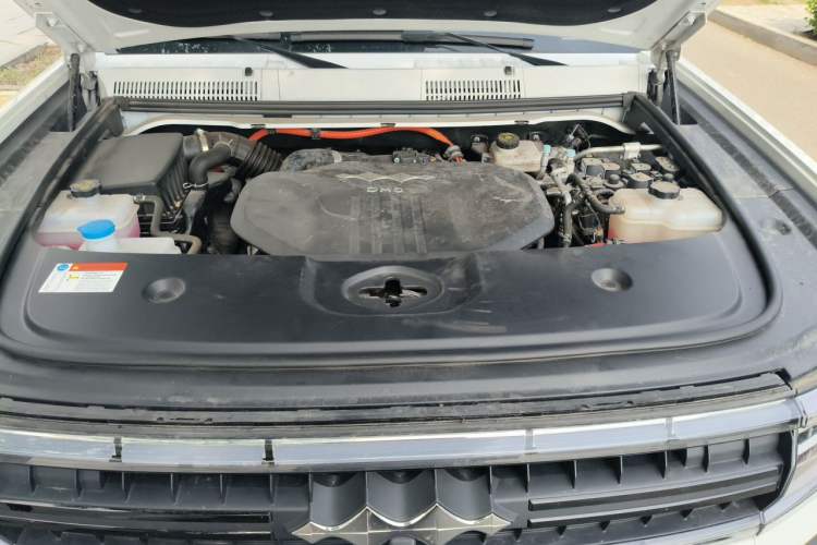 Used Formula Leopard 5 2023 Cloud Ride Flagship Edition Engine Bay