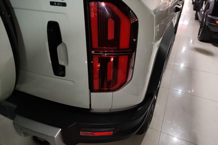 Used Formula Leopard 5 2023 Navigator Edition Exterior 3