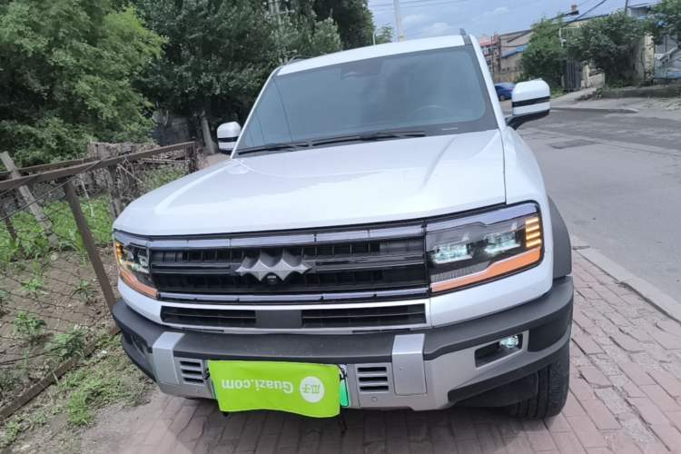 Used Formula Leopard 5 2023 Navigator Edition Front