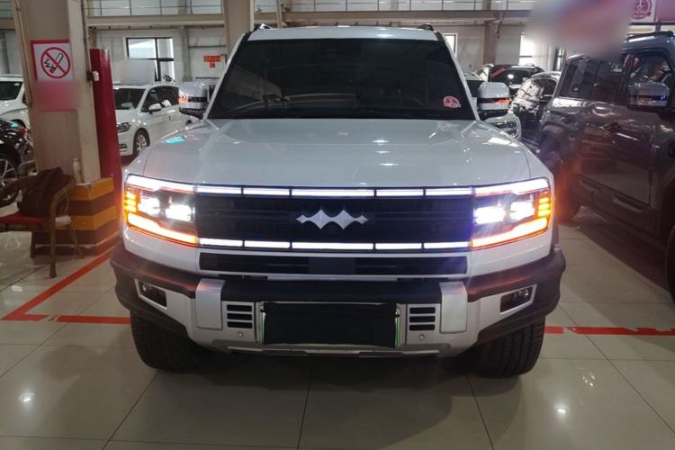 Used Formula Leopard 5 2023 Navigator Edition Front