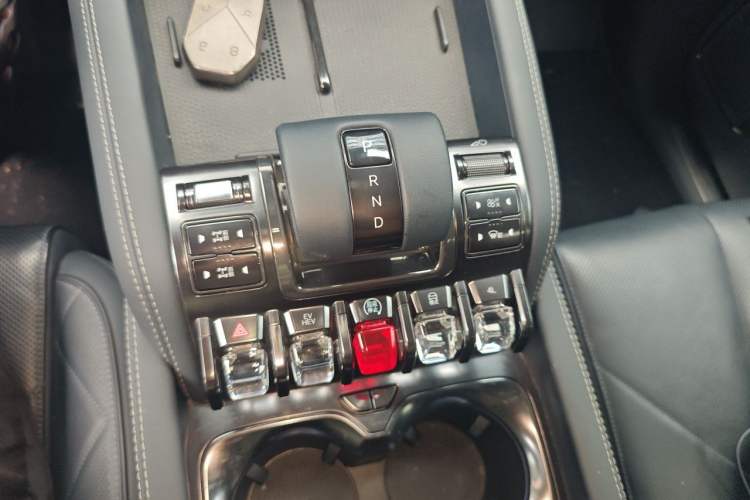 Used Formula Leopard 5 2023 Navigator Edition Gear Lever