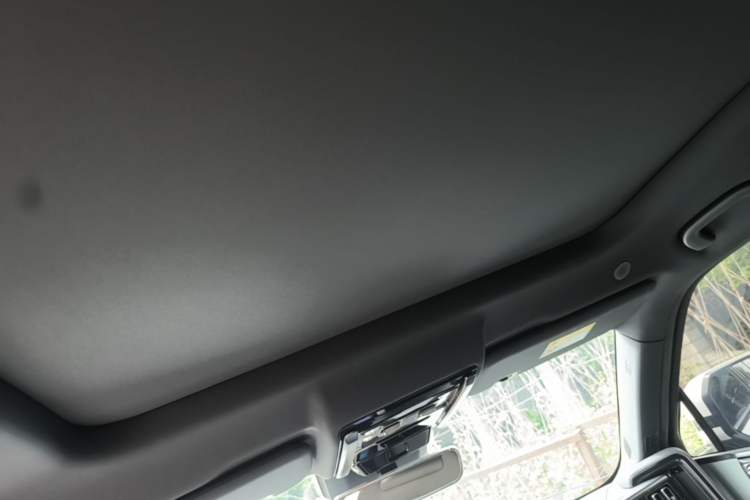 Used Formula Leopard 5 2023 Navigator Edition Headliner