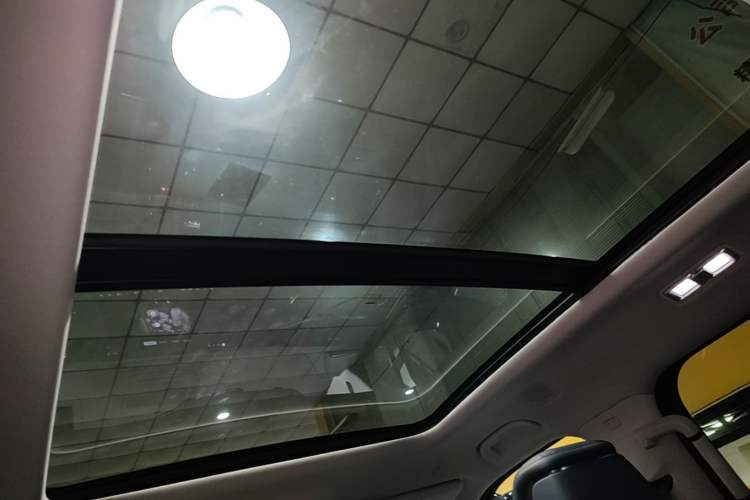 Used Formula Leopard 5 2023 Navigator Edition Headliner