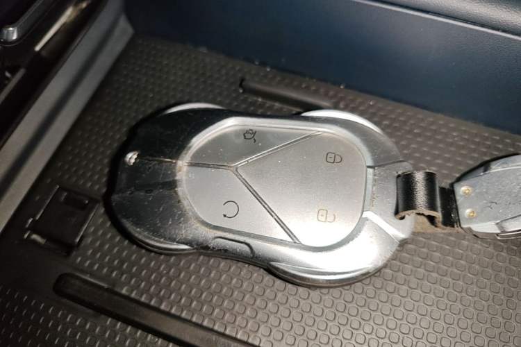 Used Formula Leopard 5 2023 Navigator Edition Interior 1