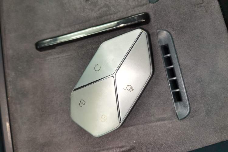 Used Formula Leopard 5 2023 Cloud Ride Flagship Edition Interior 1