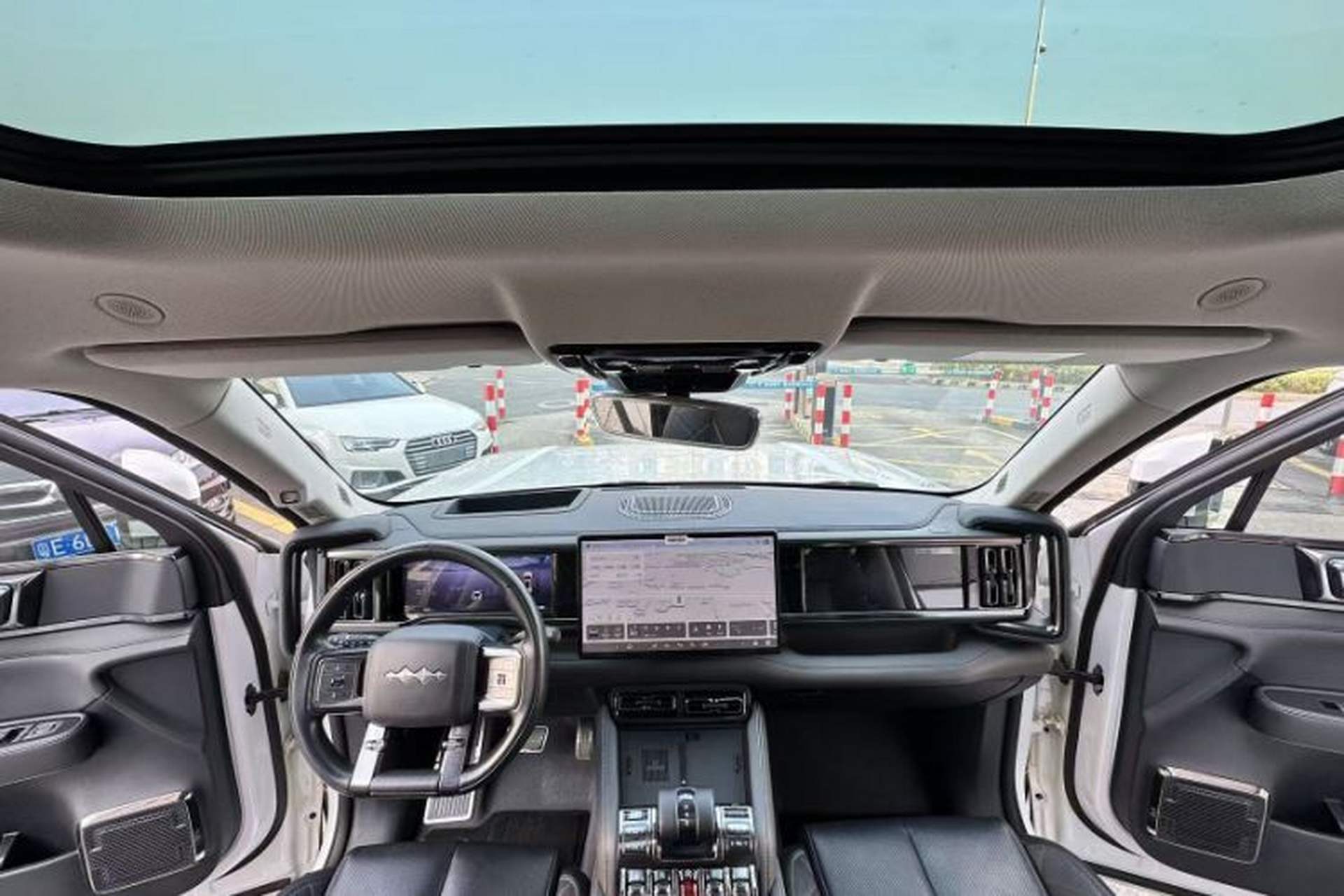Used Formula Leopard 5 2023 Navigator Edition Interior 11