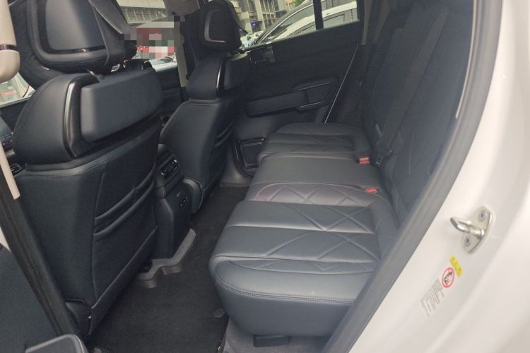 Used Formula Leopard 5 2023 Navigator Edition Left Rear Seat