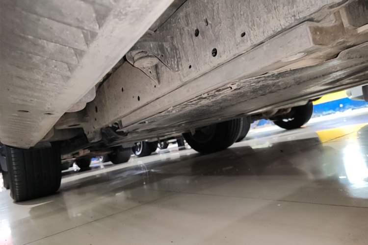 Used Formula Leopard 5 2023 Navigator Edition Left Side Sill