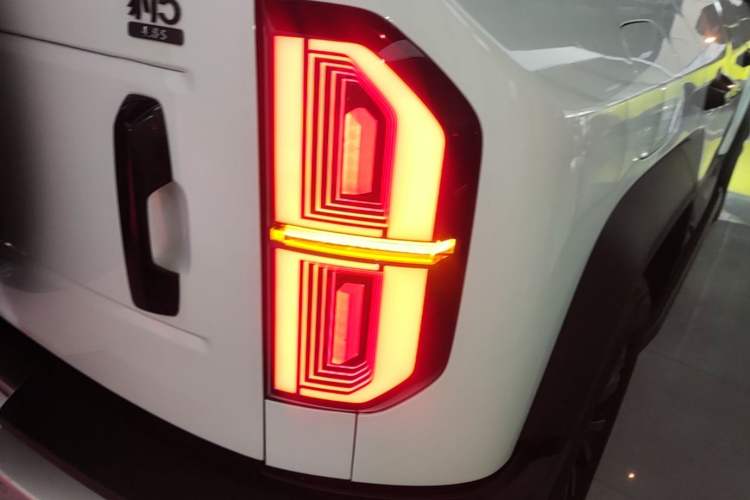 Used Formula Leopard 5 2023 Navigator Edition Right Rear Taillight