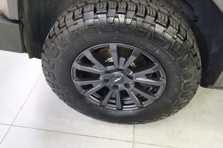 Used Formula Leopard 5 2023 Navigator Edition Right Rear Wheel Hub