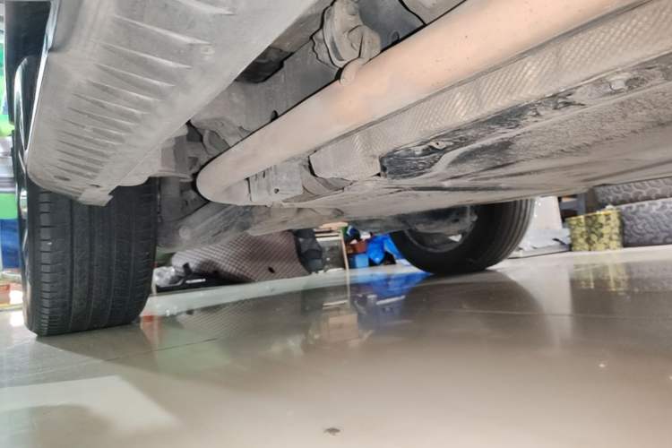 Used Formula Leopard 5 2023 Navigator Edition Right Side Sill