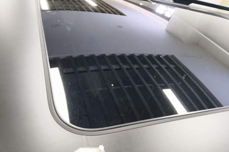 Used Formula Leopard 5 2023 Navigator Edition Roof