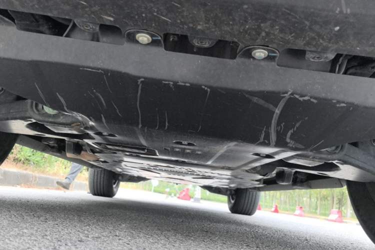 Used Formula Leopard 5 2023 Navigator Edition Chassis Front