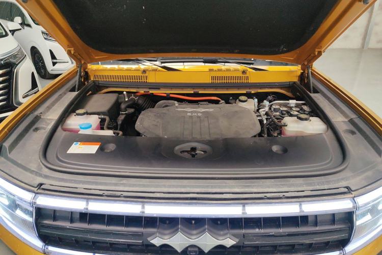 Used Formula Leopard 5 2023 Navigator Edition Engine Bay