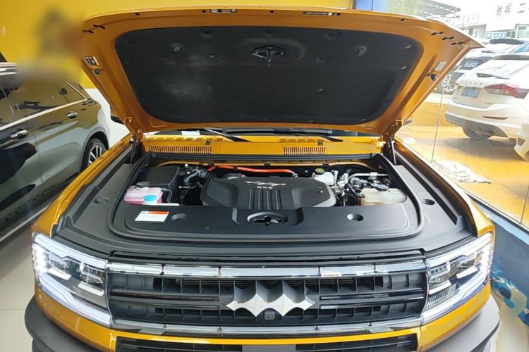 Used Formula Leopard 5 2023 Navigator Edition Engine Bay