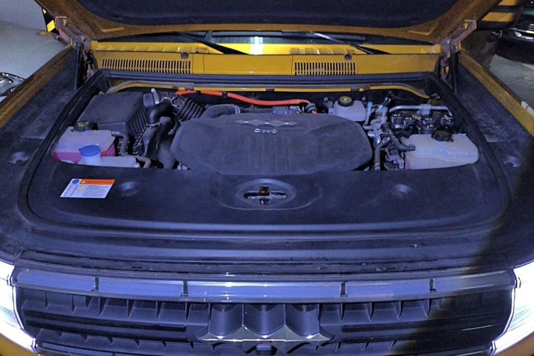 Used Formula Leopard 5 2023 Navigator Edition Engine Bay